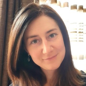Алина Добрякова — психолог на платформе Приём